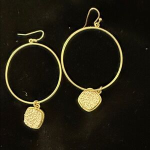 Elegant Gold Hoop Earrings